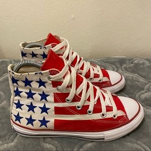 Converse CTAS shoes / kids shoes/ unisex / white blue red/ sz 3‼️